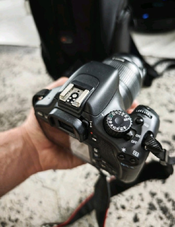 shitet-canon-eos-550d-me-lente-18-55mm-75-300mm-cante-dhe-karikues-big-0